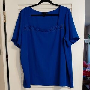 A Love Story Women's Size 1X Blue Short Sleeve Blouse with Lace Trim